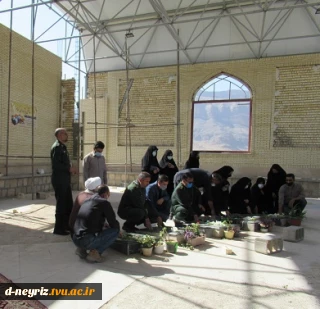 گلباران قبور مطهر شهدا به مناسبت هفته دفاع مقدس